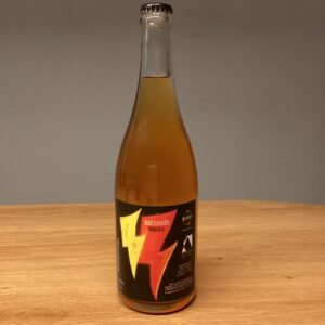 botella de vino espumoso natural Bizarria Wines Ancestral elaborado con malvasia metodo ancestral en Yecla Murcia