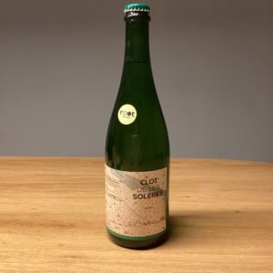 botella de vino blanco natural Clot de les Soleres Macabeu de Penedes con fermentacion espontanea y sin sulfitos anadidos
